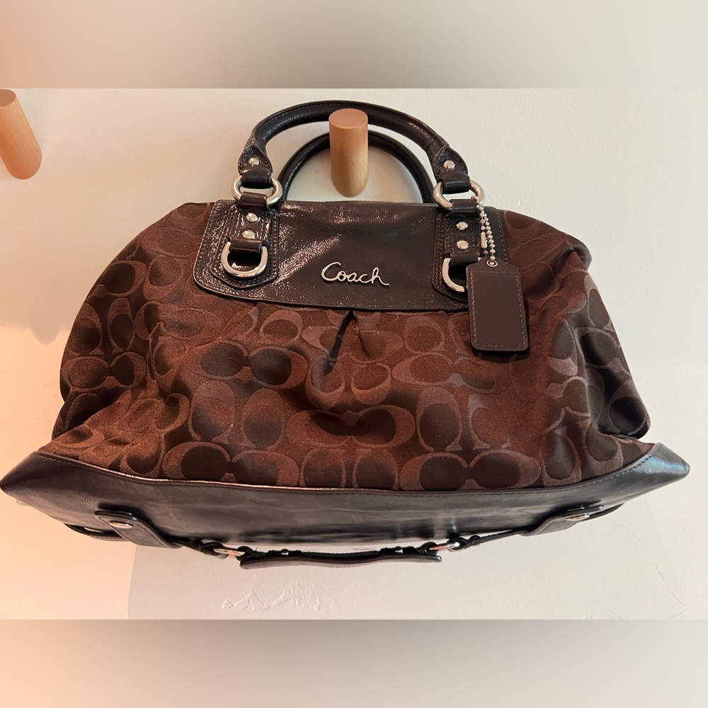 Coach Dark Brown Signature Shoulder Bag - Vintage 2000s - Picture 2 of 10